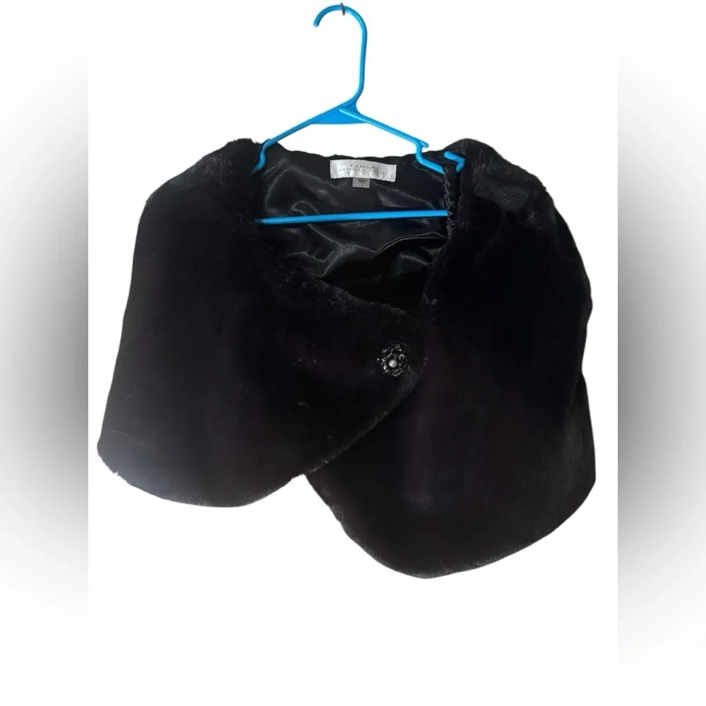 TAHARI Cape Stole Shawl Wrap Faux Fur Women's Size L - Picture 1 of 9